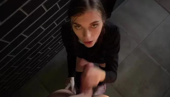 Men qiz dostimni bogladim va uni sikdim.