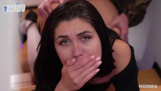 Keksa ayollar vaginaning fotosuratlarini korsatishadi