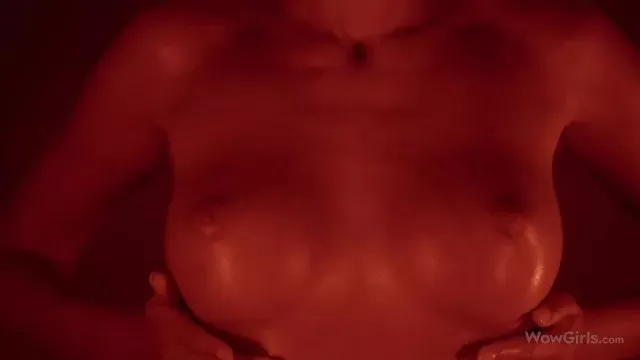 Ibiza shahridan yalangoch qizlarning fotosuratlari