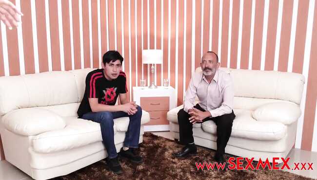 Jiyan xolasini sikadi Jiyan xolasini sikadi