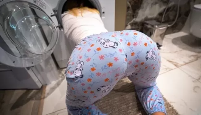 Alexia Cie порно Жас жезөкшелер қалай жынды