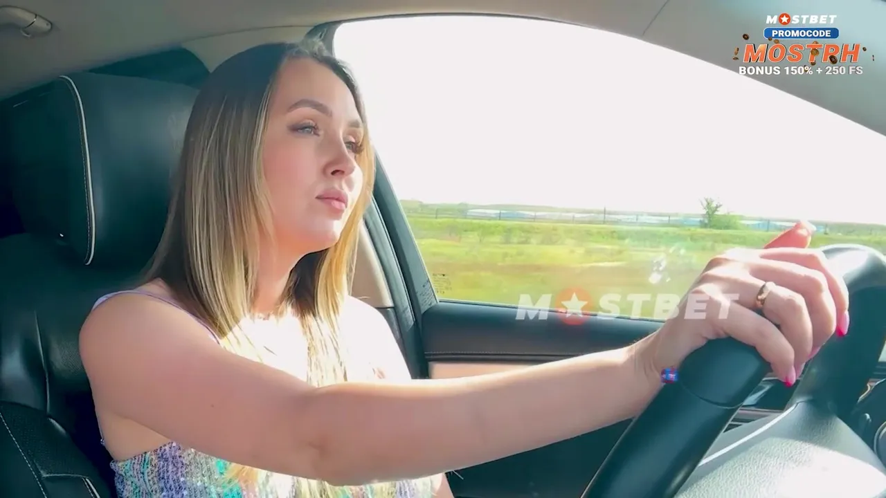 Onaning ogli bilan jinsiy aloqa qilishini tomosha qiling