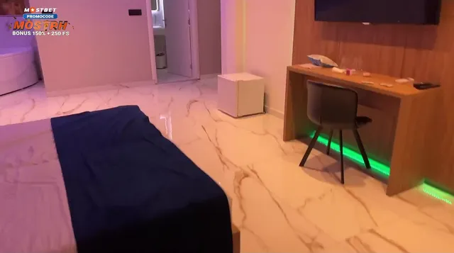 Men sinfdoshim bilan sohilda jinsiy aloqa qilish haqida gaplashdim.