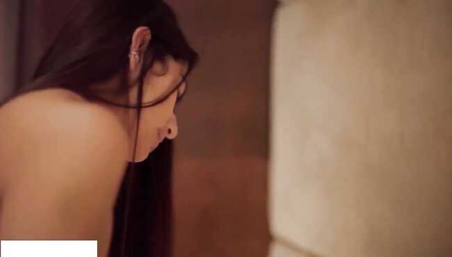 Kichkina kokrak bilan anal porno Qoriqchi bilan jinsiy aloqa video