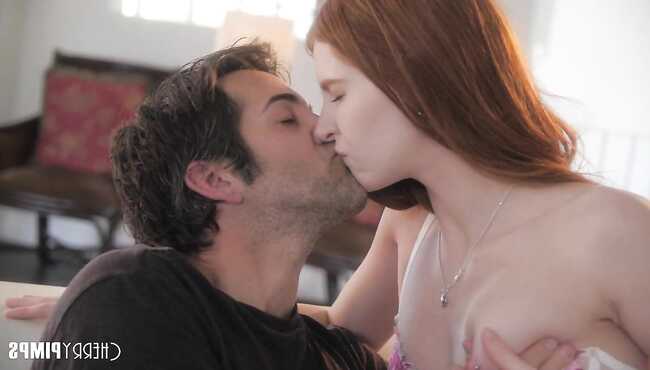 Porno video: yigitlar uysiz ayolni tutib sikishdi Sandra Romijn porno filmlar