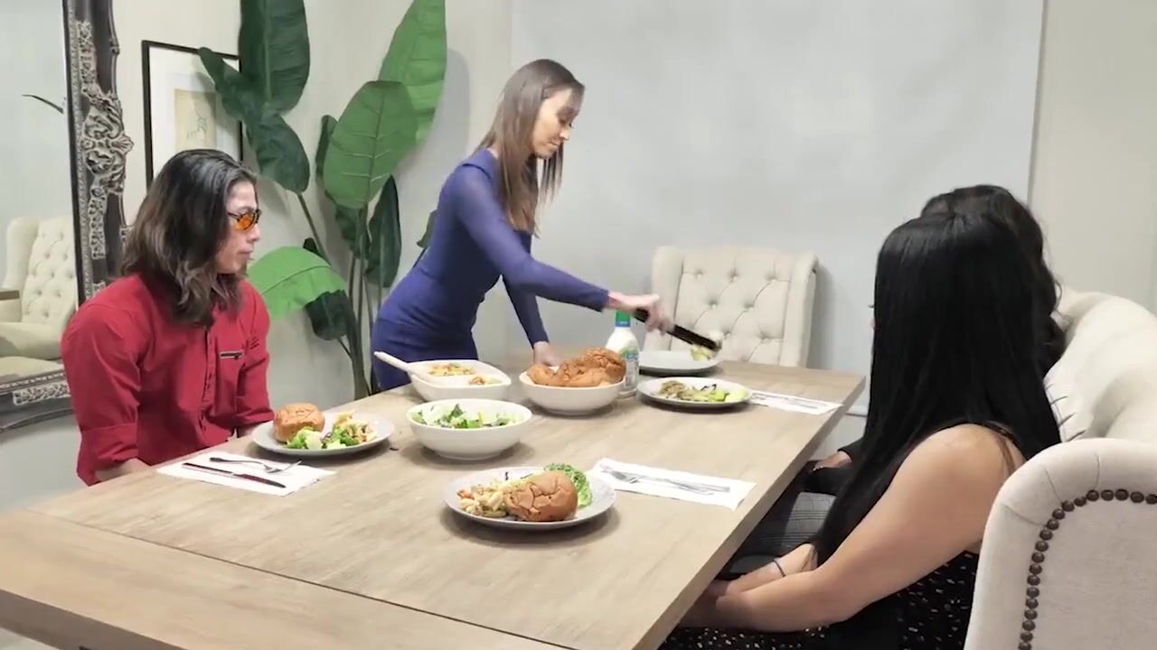 U meni beadablik bilan sikdi