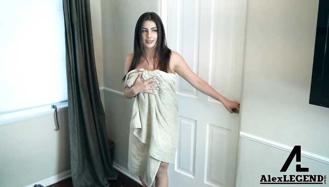 Tanga kiygan qizlar bilan onlayn porno videolarni tomosha qiling Qizning mushukini qanday qilib togri yalash kerak