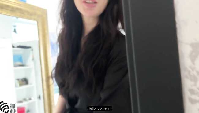 Yashirin kamera yordamida korporativ partiyada porno tomosha qilish