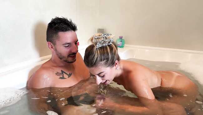 Porno toy video Xunuk ayol kokraklari