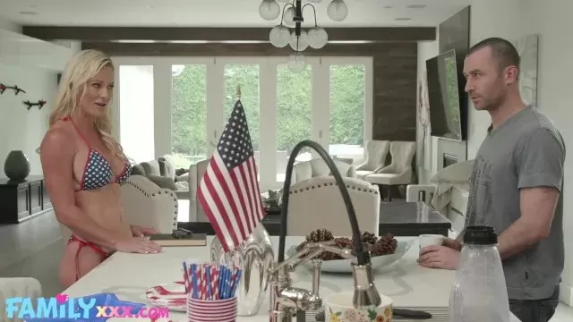 Frantsiyada jamoat joylarida jinsiy aloqa videolari