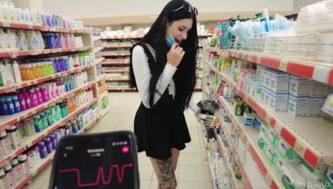 Yalangoch qizlar erkaklarning jinniliklarini korishadi Selülit bilan qoplangan qora ayollar eshaklari