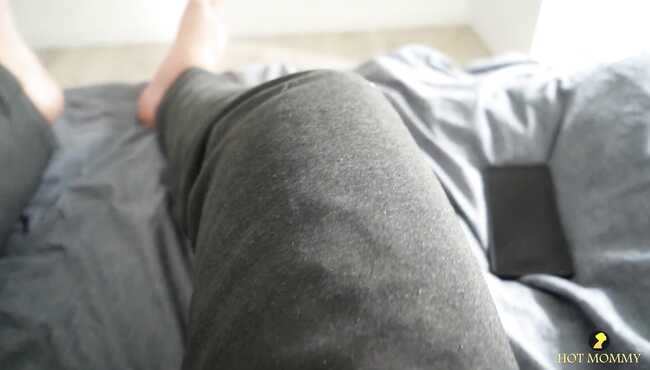 Onam meni jinsiy aloqada tutdi Onam meni jinsiy aloqada tutdi