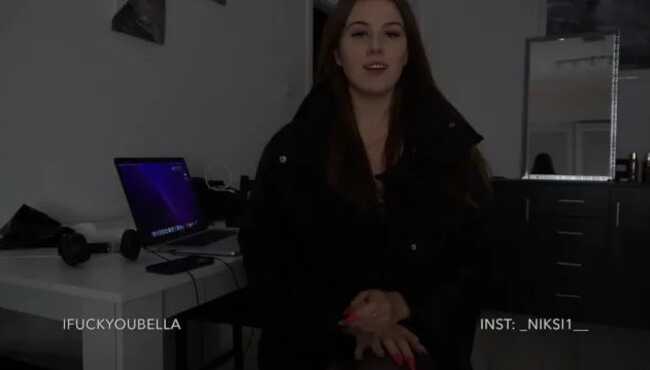 Xotin erining oldida mushukini yalaydi Porno gey bobolar